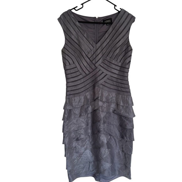 Adrianna Papell Dresses & Skirts - Adrianna Papell Women's Dress size 10